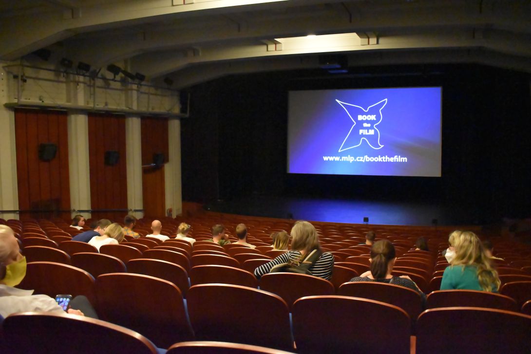 Projekce ve Velkém sále Ústřední knihovny (2021)